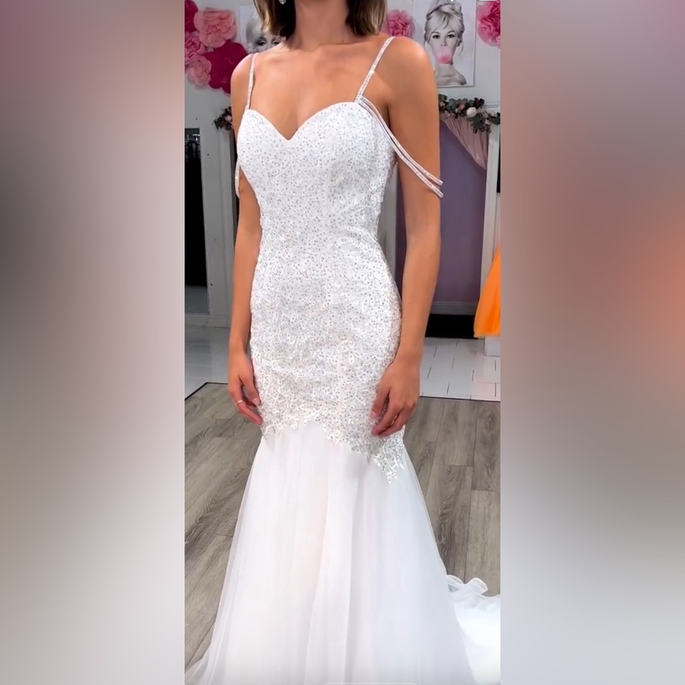 WHITE MERMAID PROM DRESS